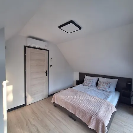 Velodomki - Nad Jeziorem Zywieckim Feriehus Żywiec