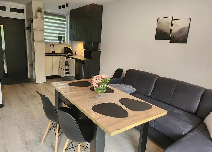 Velodomki - Nad Jeziorem Zywieckim בית נופש Żywiec